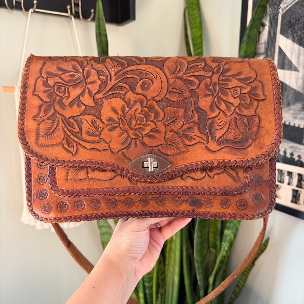 VTG 50s Mexican Hand Tooled Leather Floral Scroll Shoulder Bag